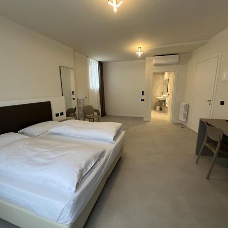Hotel Villa Margherita Лимоне сул Гарда Екстериор снимка