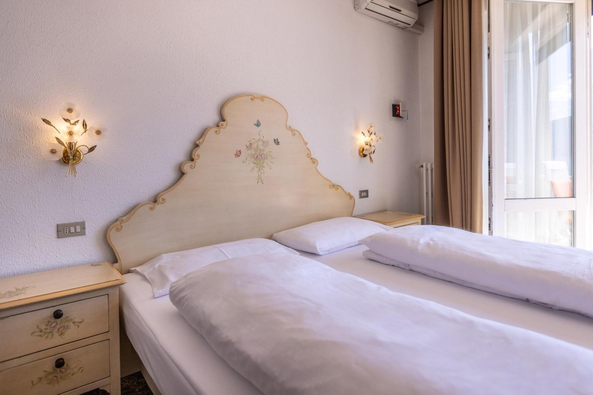 Hotel Villa Margherita Лимоне сул Гарда Екстериор снимка
