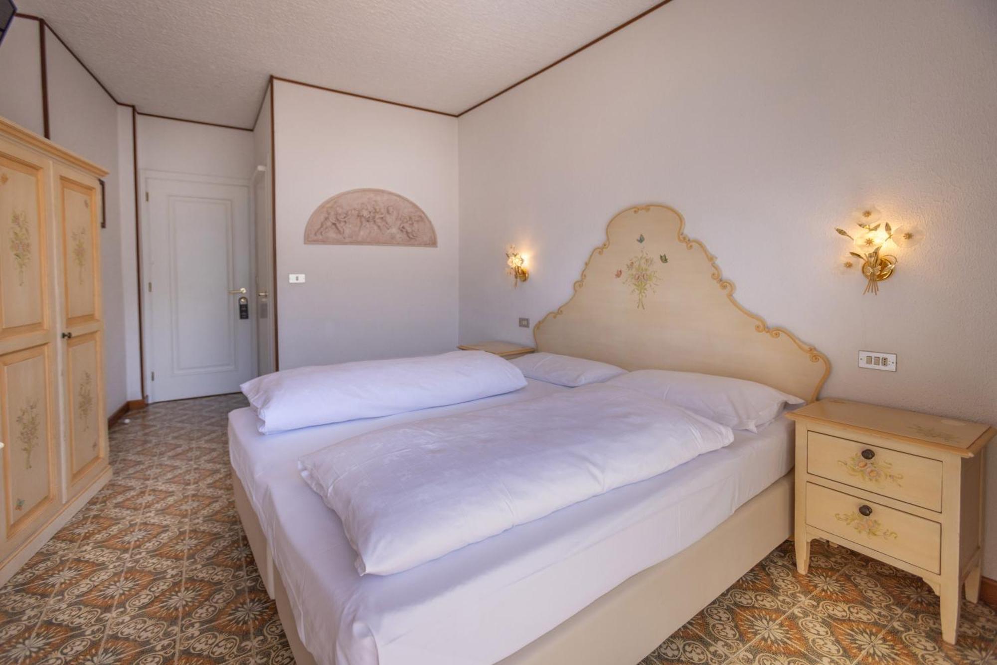 Hotel Villa Margherita Лимоне сул Гарда Екстериор снимка