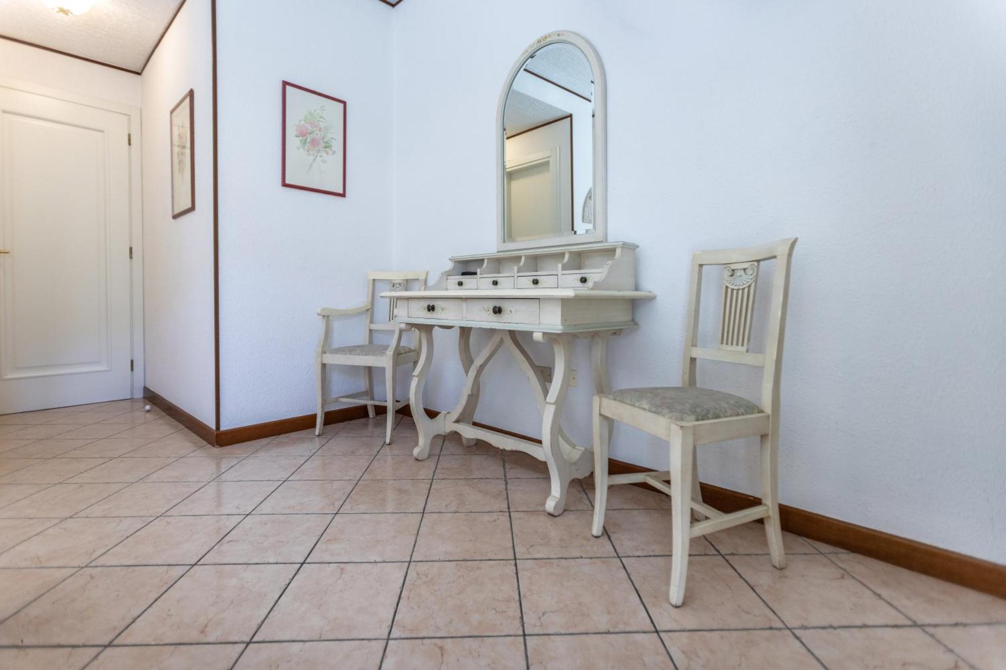 Hotel Villa Margherita Лимоне сул Гарда Екстериор снимка