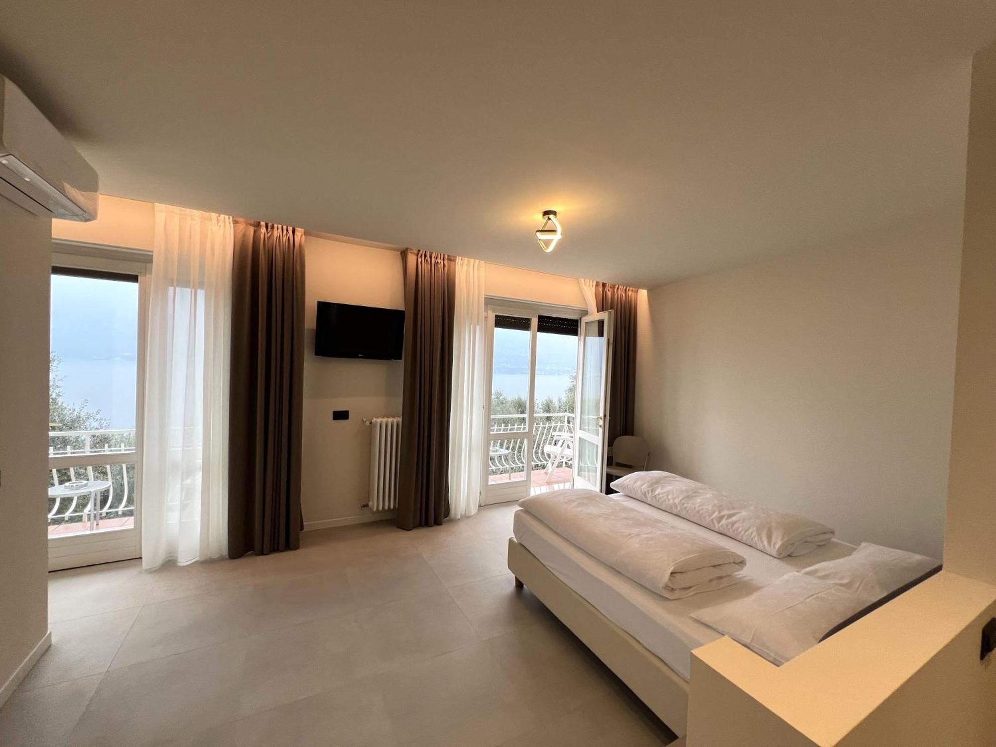 Hotel Villa Margherita Лимоне сул Гарда Екстериор снимка