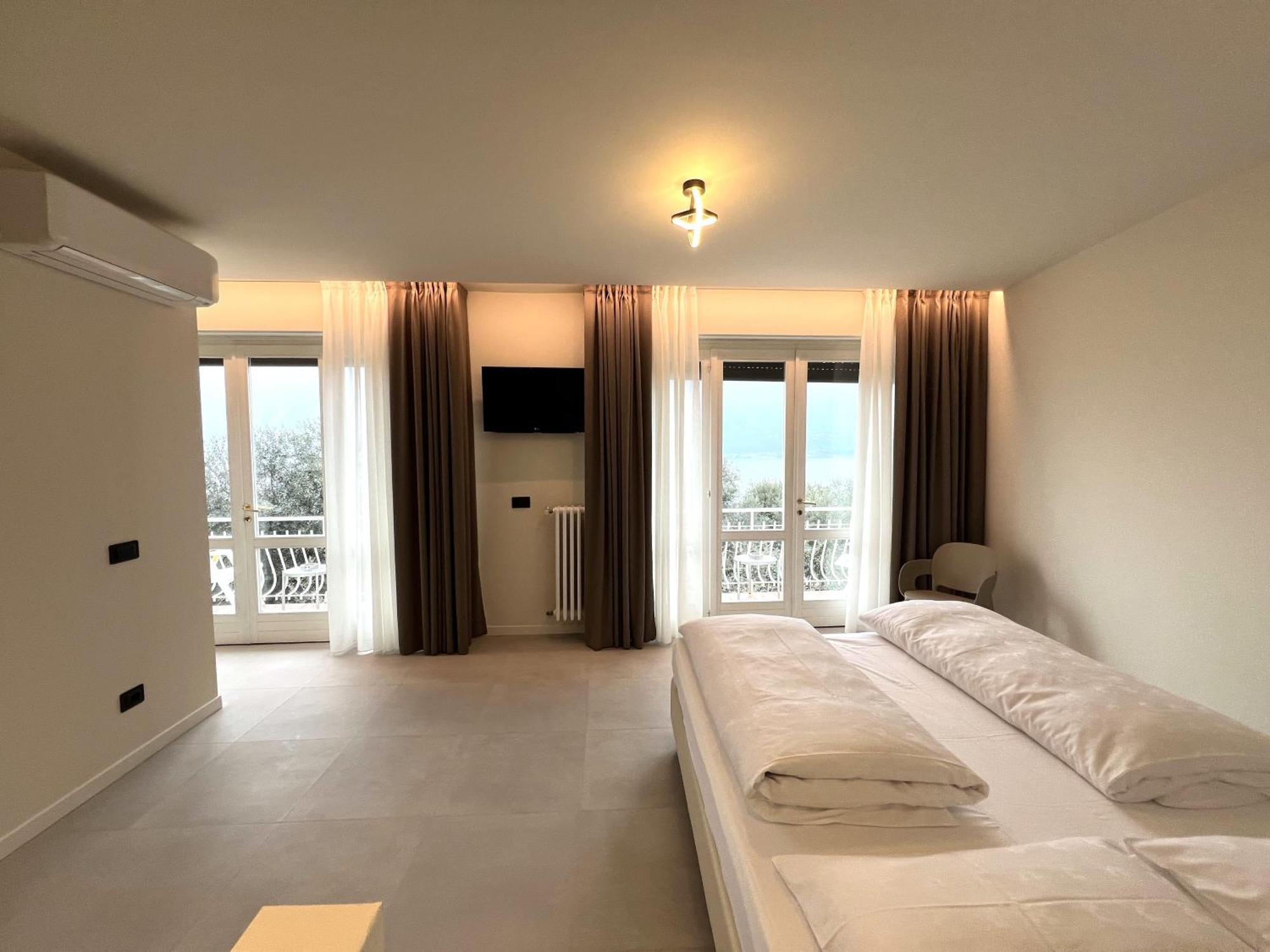 Hotel Villa Margherita Лимоне сул Гарда Екстериор снимка