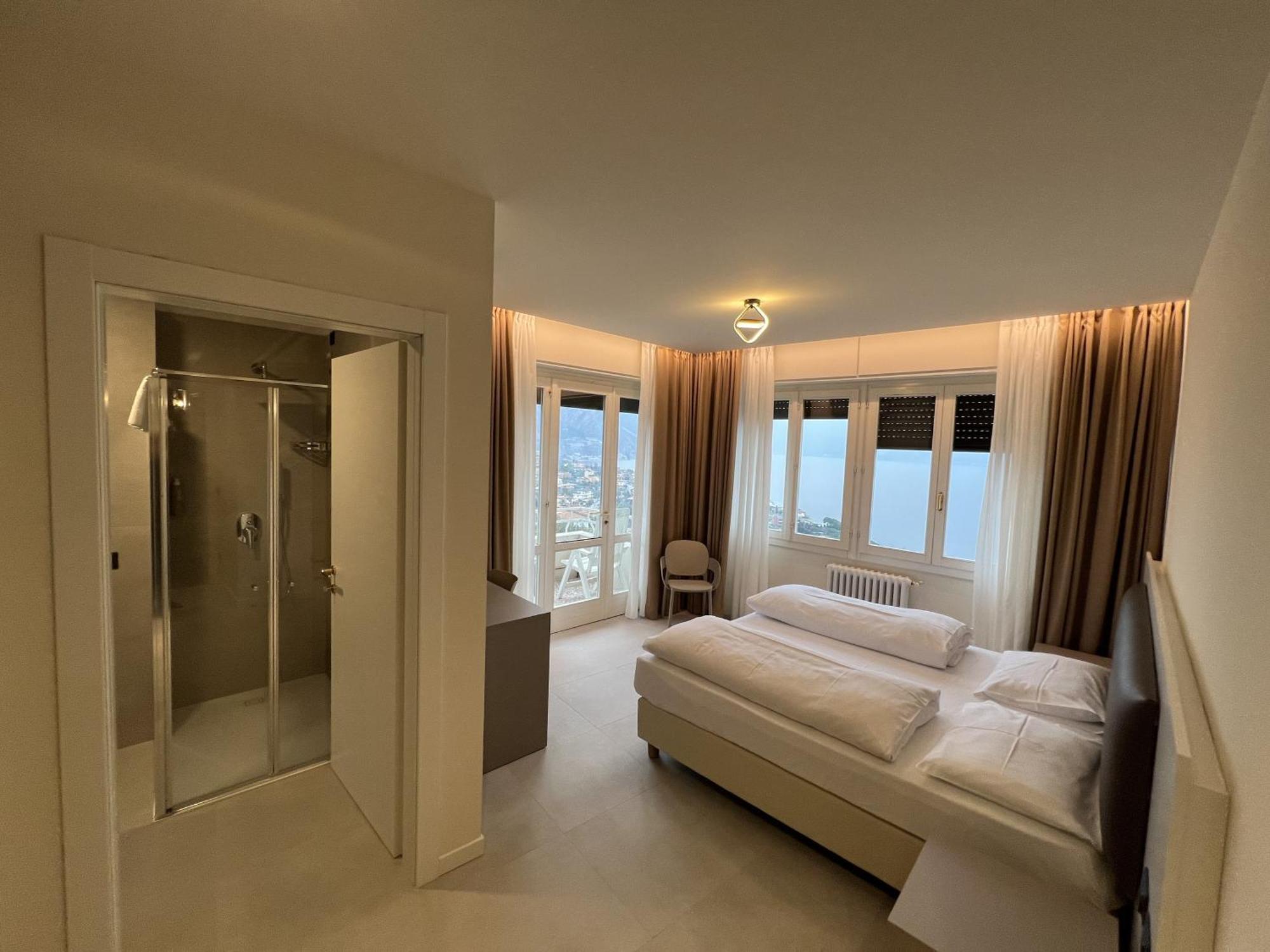 Hotel Villa Margherita Лимоне сул Гарда Екстериор снимка
