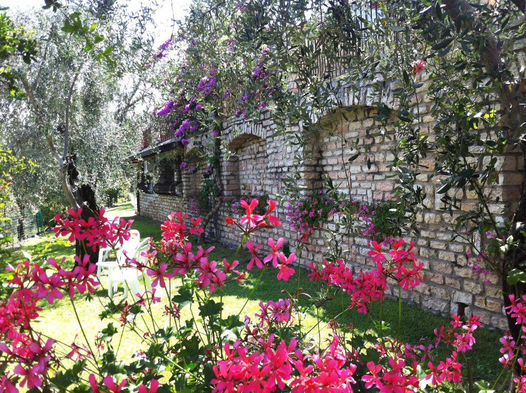 Hotel Villa Margherita Лимоне сул Гарда Екстериор снимка