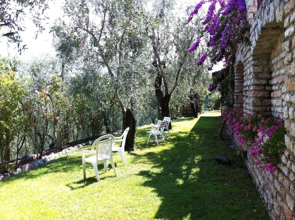 Hotel Villa Margherita Лимоне сул Гарда Екстериор снимка