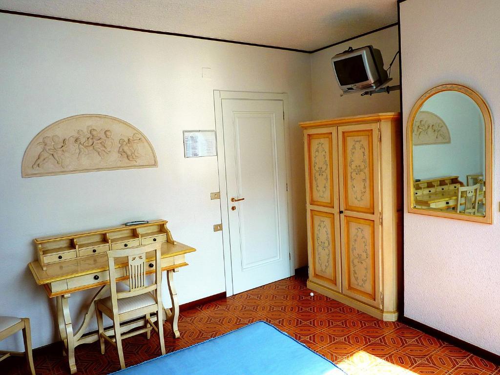 Hotel Villa Margherita Лимоне сул Гарда Стая снимка